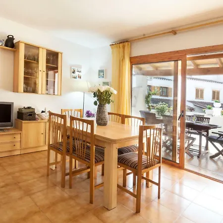 Canaries-1 By Interhome
